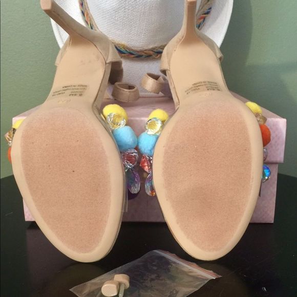 ❌ SOLD OUT❌ Cape Robbin Pom Pom Nude Strap Heels Size 8,5 & 10 New In Box - Picture 8 of 9